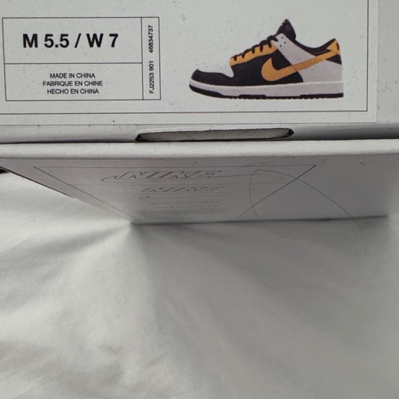 Nike Dunk Low Sneakers NEW - Picture 7 of 8